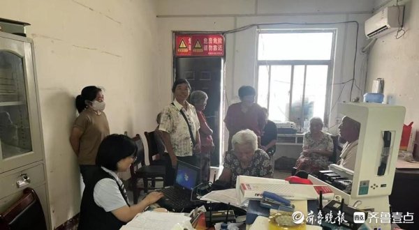 配资门户论坛 鄄城农商银行增配移动办公设备，拓展金融服务边界
